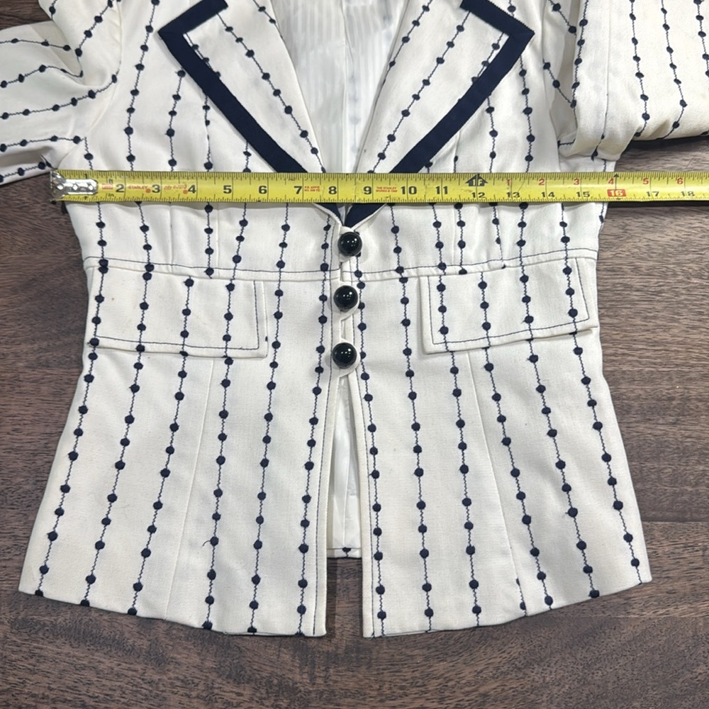 Nanette Lenore white and navy tailored blazer, Size 0, navy polka dot design - Picture 7 of 11